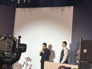 孙宇晨已于香港活动现场吃掉价值620万美元的香蕉艺术品