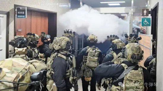 全国戒严、军队出动、议会倒戈、民众上街......韩国一夜变天的10个关键问题-第4张图片-欧意易易下载